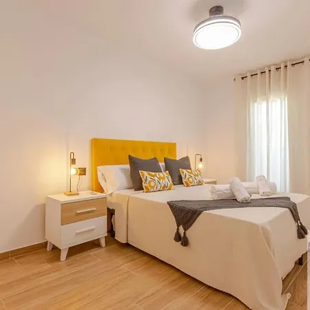 Wonderful Benalbeach Recently Refurbished Apartment Benalmádena