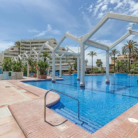 Wonderful Benalbeach Recently Refurbished Apartment Benalmádena
